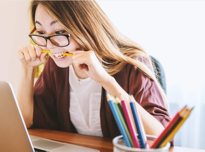 Workplace Distractions: How to Avoid Common Time-Wasting Traps